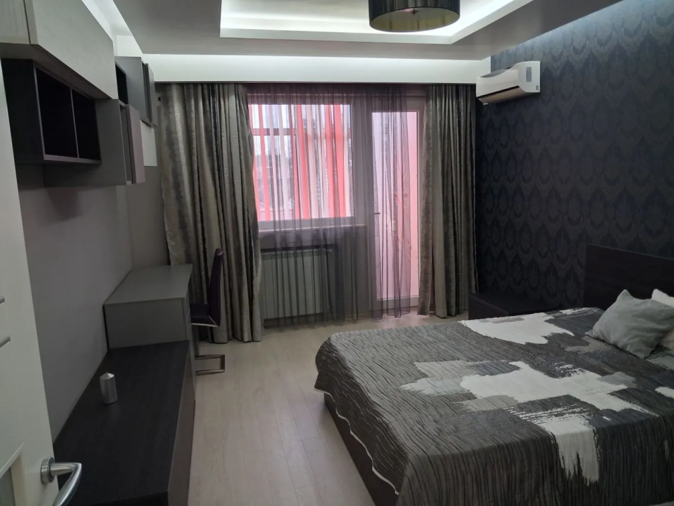 BRASADAS inchiriaza ap 4 cam 80 mp. etaj 4/8 Cismigiu - Agentia Imobiliara BRASADAS inchiriaza apartament cu trei dormitoare cu suprafata utila de 80 mp. situat in zona CISMIGIU la etajul 4/8. Nu se accepta fumatori si ni nici animale de companie. Www.brasadas.com. }}