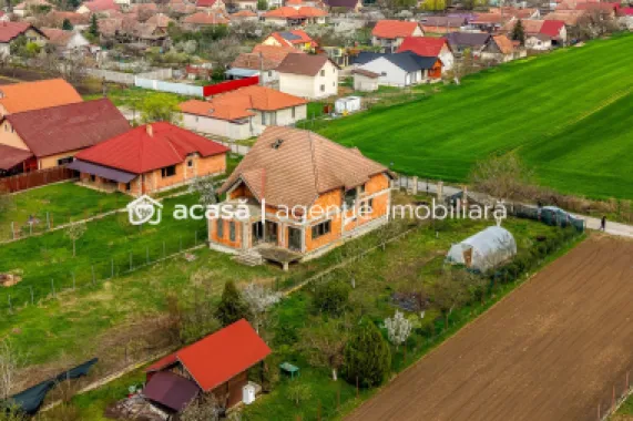 Casă 6 camere - la roșu - Zimandcuz, Arad – COMISION 0