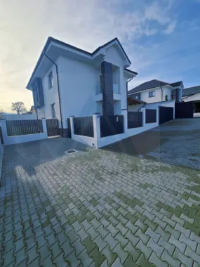 Logo Azura Estate logo