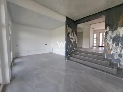 Vilă modernă premium cu piscină interioară, teren 1200 mp și panoramă