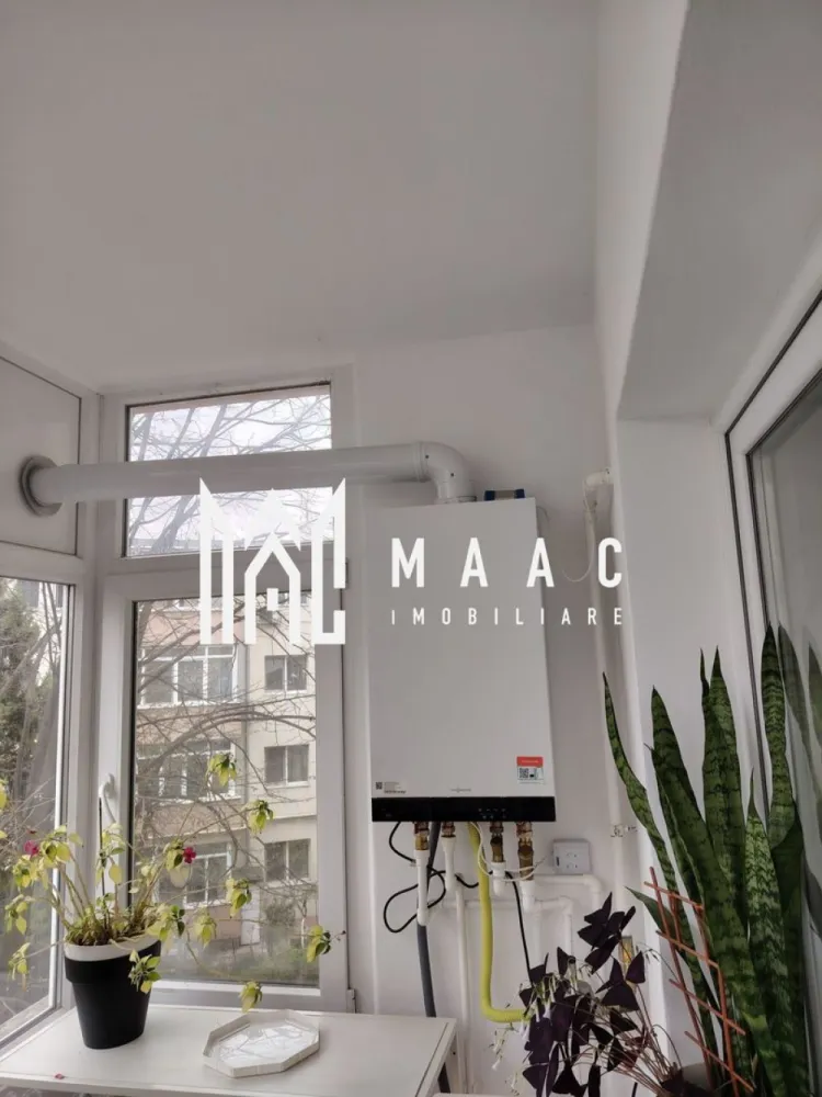 Apartament de vânzare cu două camere etaj 2 zona Gării - Apartament 2 camere, complet renovat 2022, zona Gării – Bloc MVP ID anunț: CP3015393 MAAC Imobiliare vă propune spre vânzare un apartament modern cu 2 camere, semidecomandat, situat în zona Gării din Râmnicu Vâlcea, în blocul MVP (vis-a-vis de parcul de la Gară), Scara C. Localizare excelentă – poziționat într-o zonă accesibilă, aproape de parc, mijloace de transport, magazine și alte puncte de interes. Detalii proprietate: Etaj 2 din 3 Bloc de cărămidă, reabilitat termic în perioada 2020–2021 Suprafață utilă: 45 mp Balcon: 5,33 mp (izolat) Orientare către curtea interioară – liniște și intimitate Însorit după-amiaza până la apus Renovare completă în 2022 – TOTUL NOU: ✔ Refăcut integral de la tencuială ✔ Instalație electrică nouă ✔ Instalație de încălzire nouă ✔ Centrală termică pe gaz ✔ Termopane schimbate ✔ Uși interioare noi ✔ Ușă metalică nouă la intrare ✔ Șapă nouă, parchet nou ✔ Balcon izolat Apartamentul beneficiază de mobilier de bucătărie realizat pe comandă și electrocasnice noi, nefolosite. Proprietatea este ideală atât pentru locuit, cât și pentru investiție, datorită poziției excelente și a renovării complete, fără necesitatea unor investiții suplimentare. Pentru mai multe detalii sau programarea unei vizionări, contactați MAAC Imobiliare și menționați ID CP3015393. }}