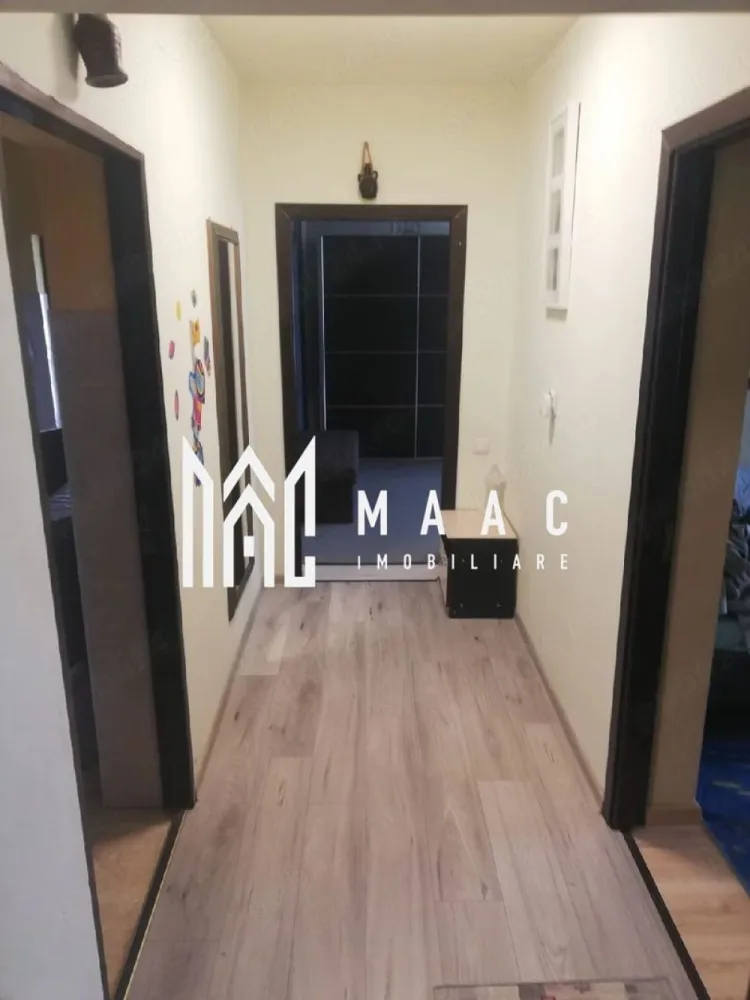 Apartament 2 camere | Parter | Terasă | Șelimbăr - MAAC Imobiliare vă propune spre vânzare un apartament spațios cu 2 camere, situat la parter. Caracteristici principale • Suprafață utilă: 69,8 mp • etaj: parter • compartimentare generoasă și practică • balcon + terasă • spațiu de depozitare suplimentar (~3 mp) Compartimentare • 2 camere spațioase • bucătărie separată • baie cu geam (aerisire naturală) • 2 holuri • balcon cu acces către terasă Dotări și finisaje • centrală termică proprie • aer condiționat • bucătărie complet echipată • mașină de spălat rufe • uscător de rufe • se vinde complet mobilat și utilat Avantaje • suprafață peste medie pentru 2 camere • compartimentare eficientă • spații de depozitare suplimentare • ideal pentru locuit sau investiție • locuință gata de mutat Pentru mai multe detalii sau pentru programarea unei vizionări, vă rugăm să ne contactați și să menționați ID-ul proprietății: CP3015266. }}