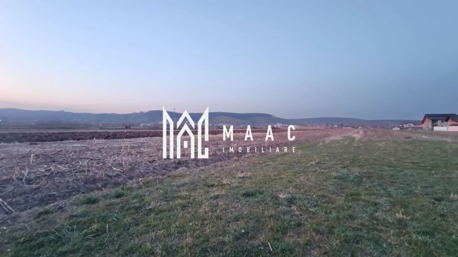 Teren intravilan I 454 mp I Investiție I La Sere- Cristian - MAAC Imobiliare oferă spre vânzare parcele de teren intravilan situate în zona „La Sere” din Cristian, parte dintr-un proiect de dezvoltare rezidențială aflat în plină expansiune. Caracteristicile parcelelor: formă regulată, ușor de integrat în proiecte de construcție. front stradal de 15 m și aproximativ 33 m lungime. categoria: curți–construcții. Certificatul de urbanism permite realizarea de locuințe individuale sau duplexuri. Proiectele pentru introducerea utilităților sunt în curs de implementare. Zonă în continuă transformare, destinată construcțiilor cu regim redus de înălțime. Acces facil atât din Cristian, cât și din DN1. Străzi late, gândite pentru un cartier modern și aerisit. Pentru detalii suplimentare, contactați MAAC Imobiliare și menționați ID CP3010105. }}