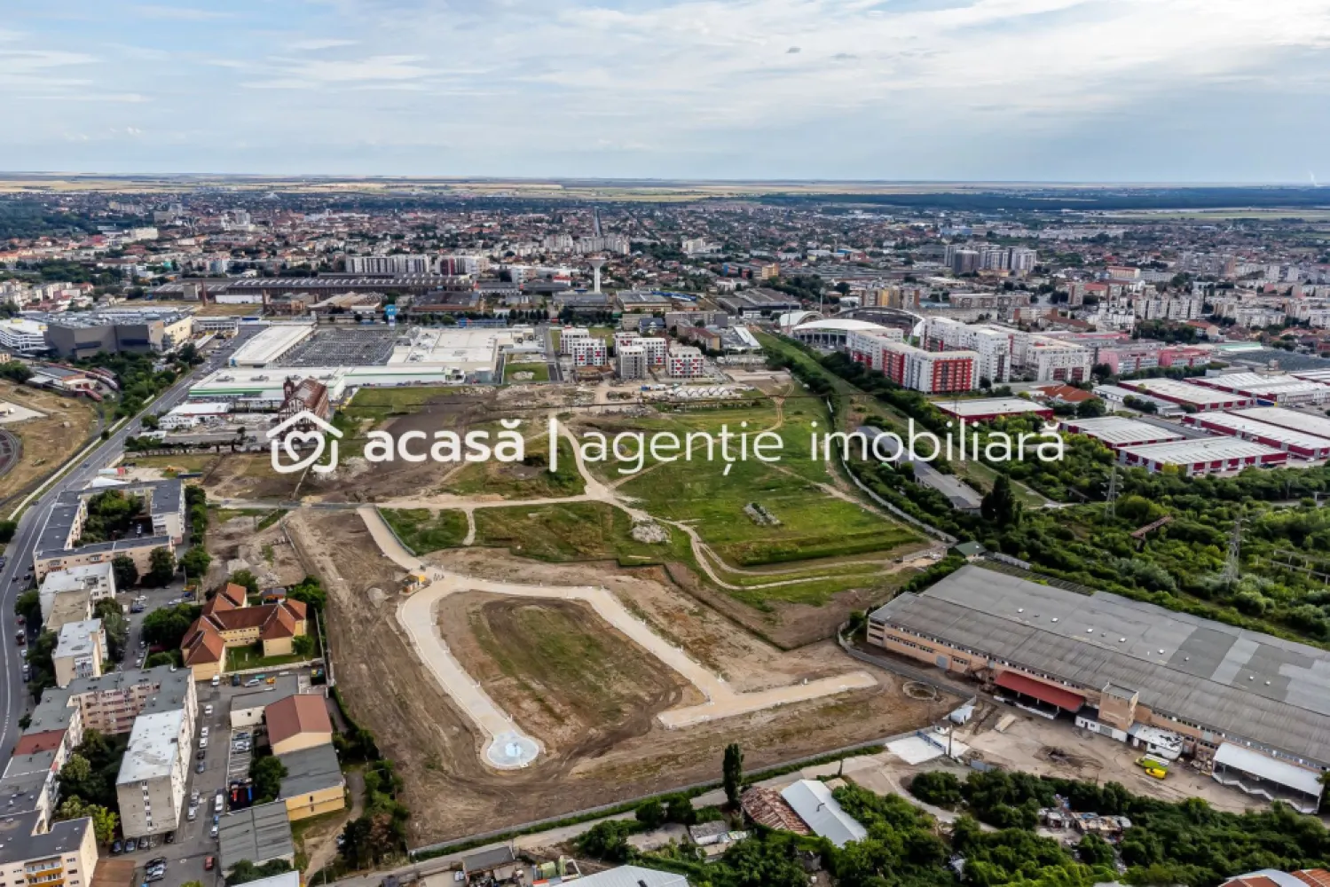 Parcele ARED - direct de la dezvoltator - zona AFI - comision 0% - Avem plăcerea de a vă oferi spre vânzare parcele de teren cuprinse între 310 - 900 mp în cel mai exclusivist cartier din Arad. Prețurile pornesc de la 55.371€ + TVA Cartierul rezidențial RED 9 dezvoltat de ARED se află în zona UTA și oferă următoarele beneficii: - posibilitatea de a avea o casă în zonă centrală - cartier nou, curat și securizat - 1 minut de AFI Arad, Atrium Mall, stadion UTA, MC Donald's - Urmează a fi construite zone verzi cu parcuri și un teren multisport (Fotbal, tenis, baschet, volei) + pistă de alergat în jurul cartierului si alte zone comerciale - posibilitate de investiție pe termen mediu-lung - posibilitate de achitare a terenului pe o perioadă de 1 an Parcelele sunt în număr limitat, de aceea fii sigur că prinzi loc în cel mai exclusivist cartier al orașului Pentru mai multe detalii, contactați-mă la 0755 274 519 - Daniel Hord - Consultant ARED Nu dispui de toată suma? Te ajutăm noi gratuit! Îți obținem oferte de la 16 bănci Ai o proprietate de vânzare în Arad și vrei să știi cât valorează cu adevărat? Sună-mă pentru o evaluare GRATUITĂ! }}