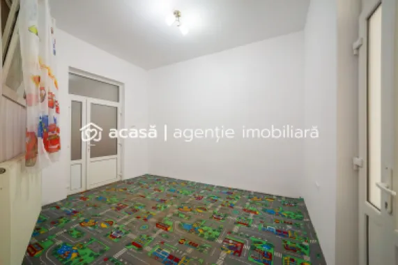 PRET NOU! Apartament spatios 4 camere - COMISION 0%