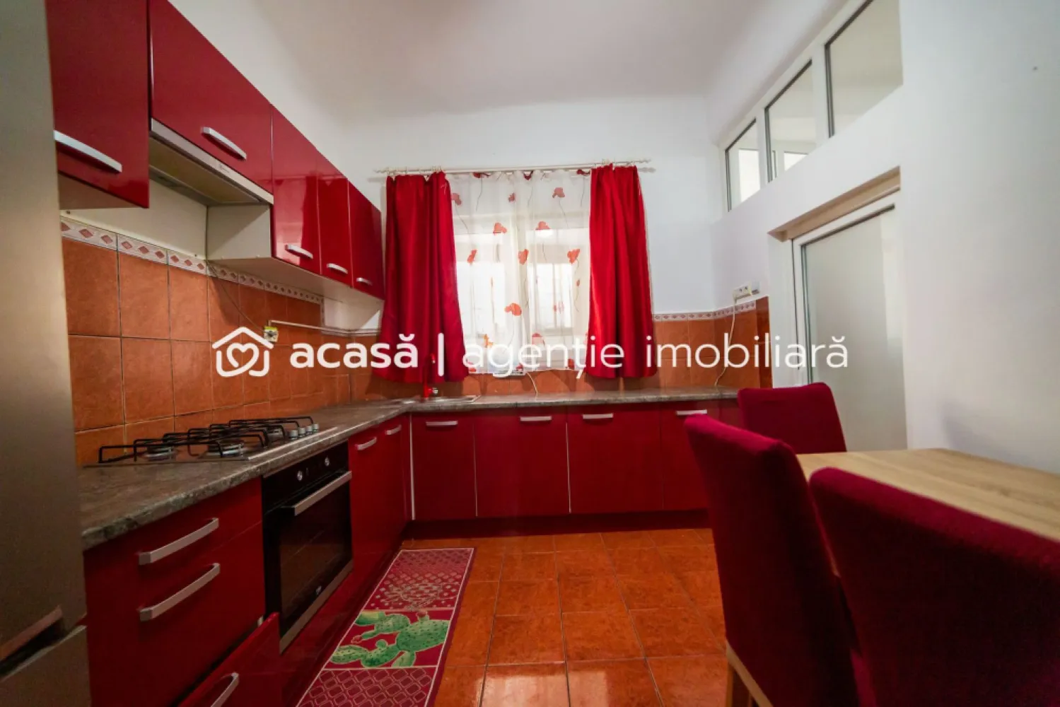 PRET NOU! Apartament spatios 4 camere - COMISION 0%