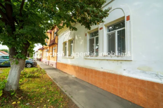 PRET NOU! Apartament spatios 4 camere - COMISION 0%