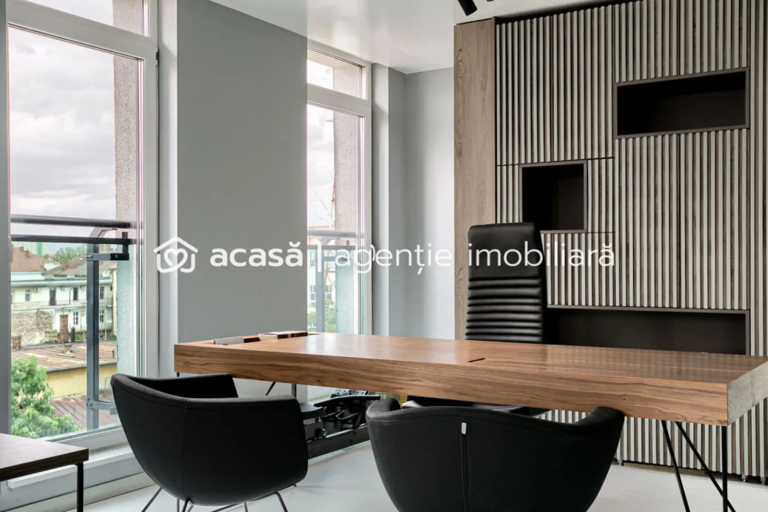 De vânzare spațiu de birouri Ultracentral în Arad - Descoperiți un spațiu de birouri unic, situat într-o zonă ultracentrală și remarcabilă din Arad! Acest spațiu luxos redefinește conceptul de confort și eleganță, fiind finisat superior și echipat cu sisteme de ultimă generație. Beneficiați de o luminozitate naturală excepțională datorită ferestrelor mari, perfect poziționate. Fiecare încăpere este dotată cu sistem de ventilatie cu recuperare de căldură, asigurând un mediu de lucru confortabil pe tot parcursul anului. Îmbinând un design deosebit cu o compartimentare inteligentă, acest spațiu este ideal pentru orice tip de activitate profesională, oferind un mediu de lucru productiv și inspirant. În plus, sistemul inteligent de încălzire în pardoseală și senzorii de inundație adaugă un plus de siguranță și eficiență. Preț: 329.000 Euro+TVA 19% Contactați-ne acum pentru mai multe detalii și pentru a programa o vizionare! 0721356746 FLORIN MOȘ }}