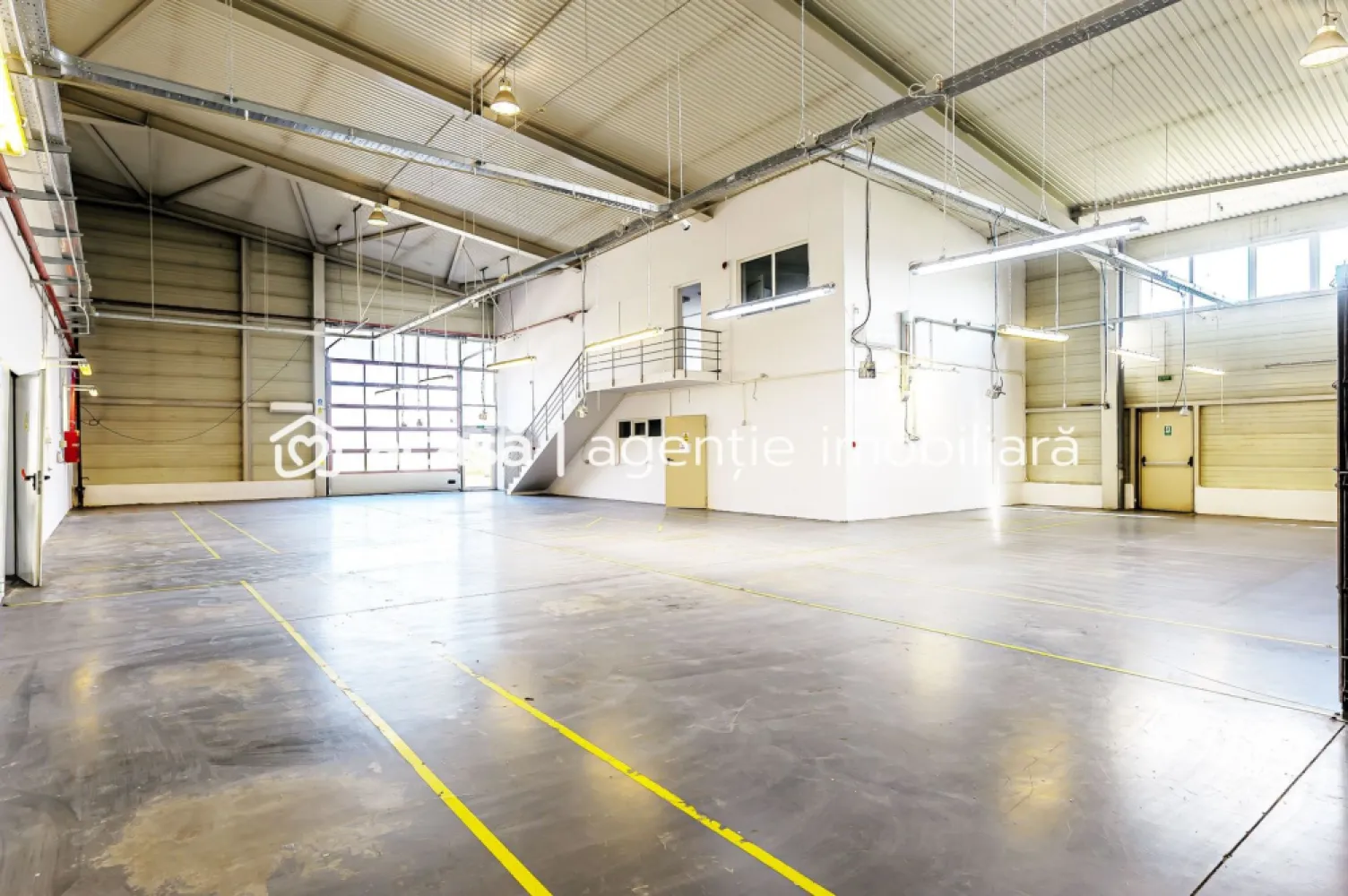 Hală industrială de vânzare 3495 mp zona Arad