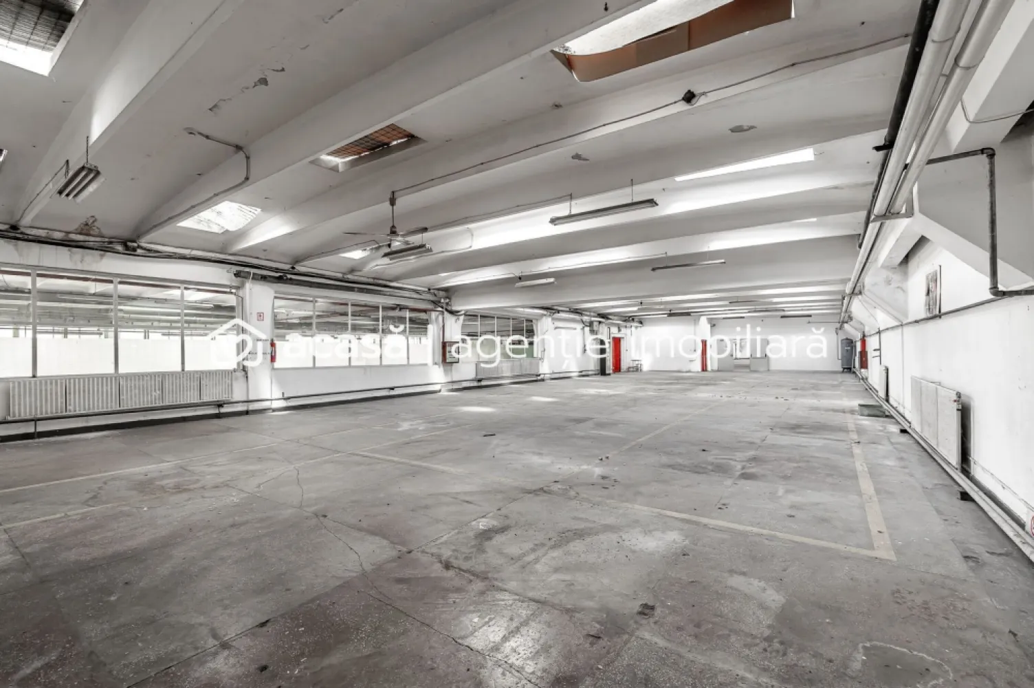 4.049 mp Hale industriale în Arad, aproape de A1 - Vă oferim spre achiziție 3 hale industriale ideale pentru producție și depozitare. Datorită localizării și prețului imobilului, achizitionarea imobilelor reprezintă o oportunitate de investiție. Suprafață hale: 4.049 mp (244 eur/mp construit) Suprafață teren: 10.464 mp Utilități: apă, gaz, curent, canalizare Locație: Arad, Strada Pădurii Pentru mai multe informații ne puteți contacta la: 0721356746 Florin Moș Consultant imobiliar Agenția imobiliară ACASĂ CP1787775 Arad, Bulevardul Decebal, Nr. 2, Parter }}