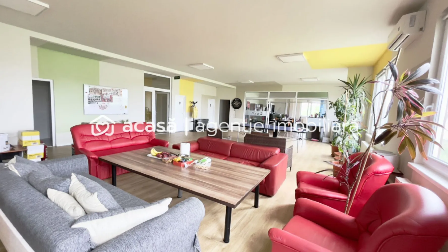 Cladire birouri cu parcari in incinta privata