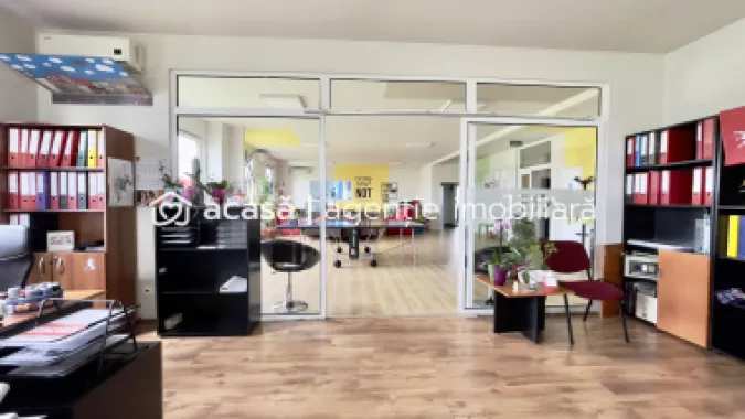 Cladire birouri cu parcari in incinta privata