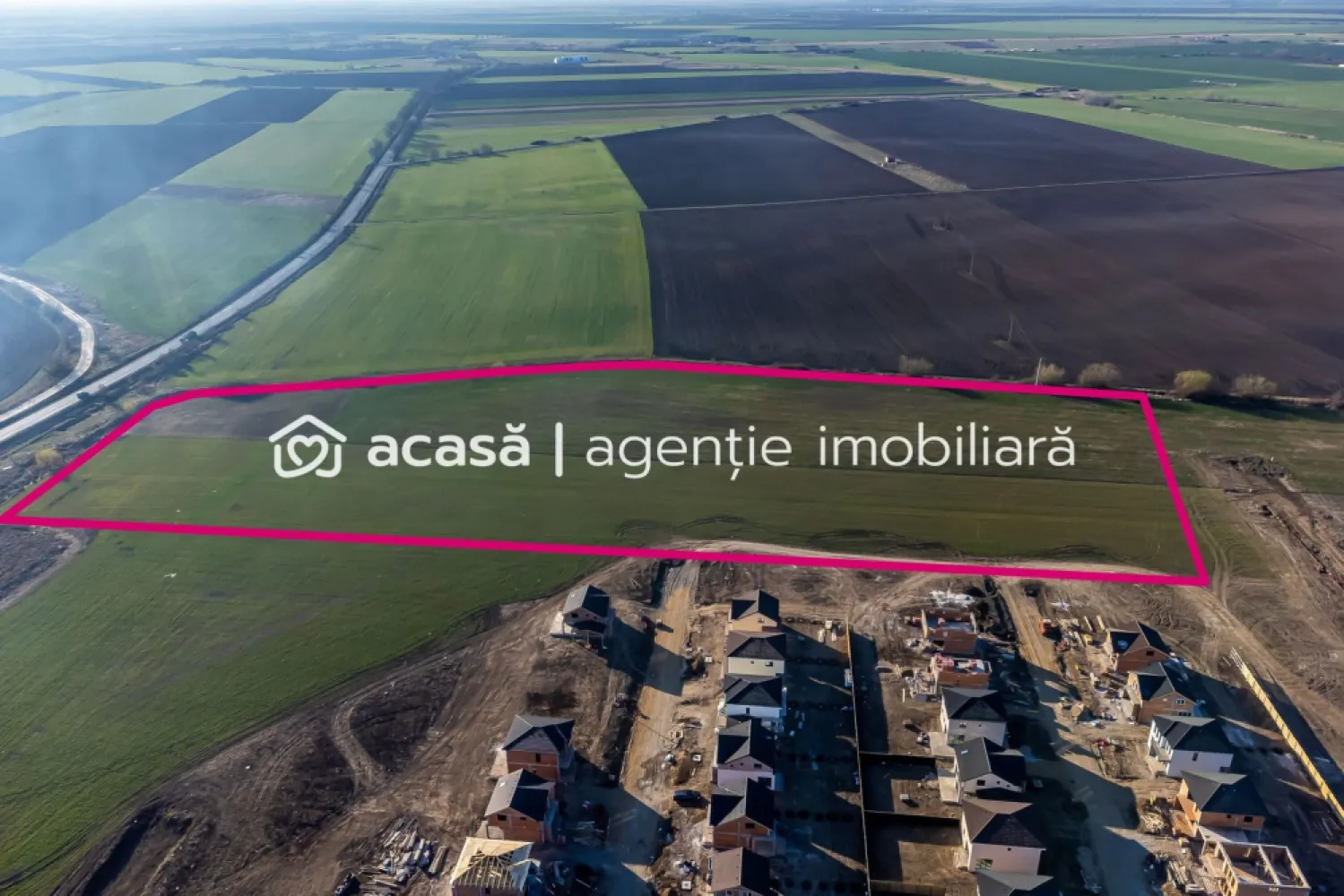 Teren de case lipit de Cartierul Westfield