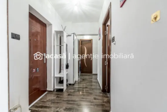 Apartament amenajat cu 2 camere, decomandat la Intim Comision 0