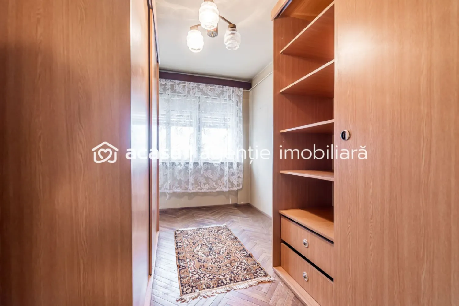 Apartament cu 4 camere decomandat cu vedere panoramica