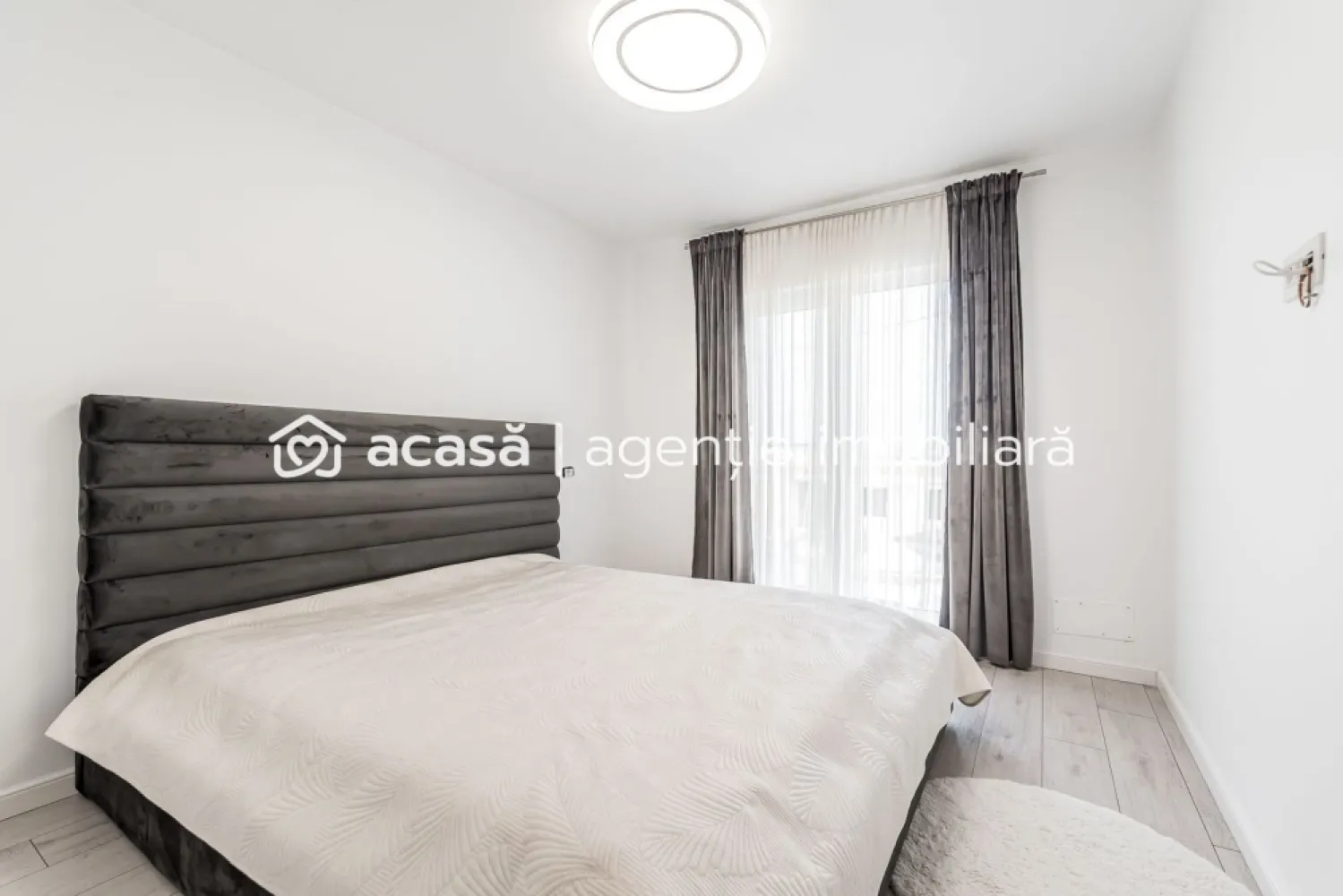 Doua case de vanzare la pret de una in Vladimirescu cartierul Florilor