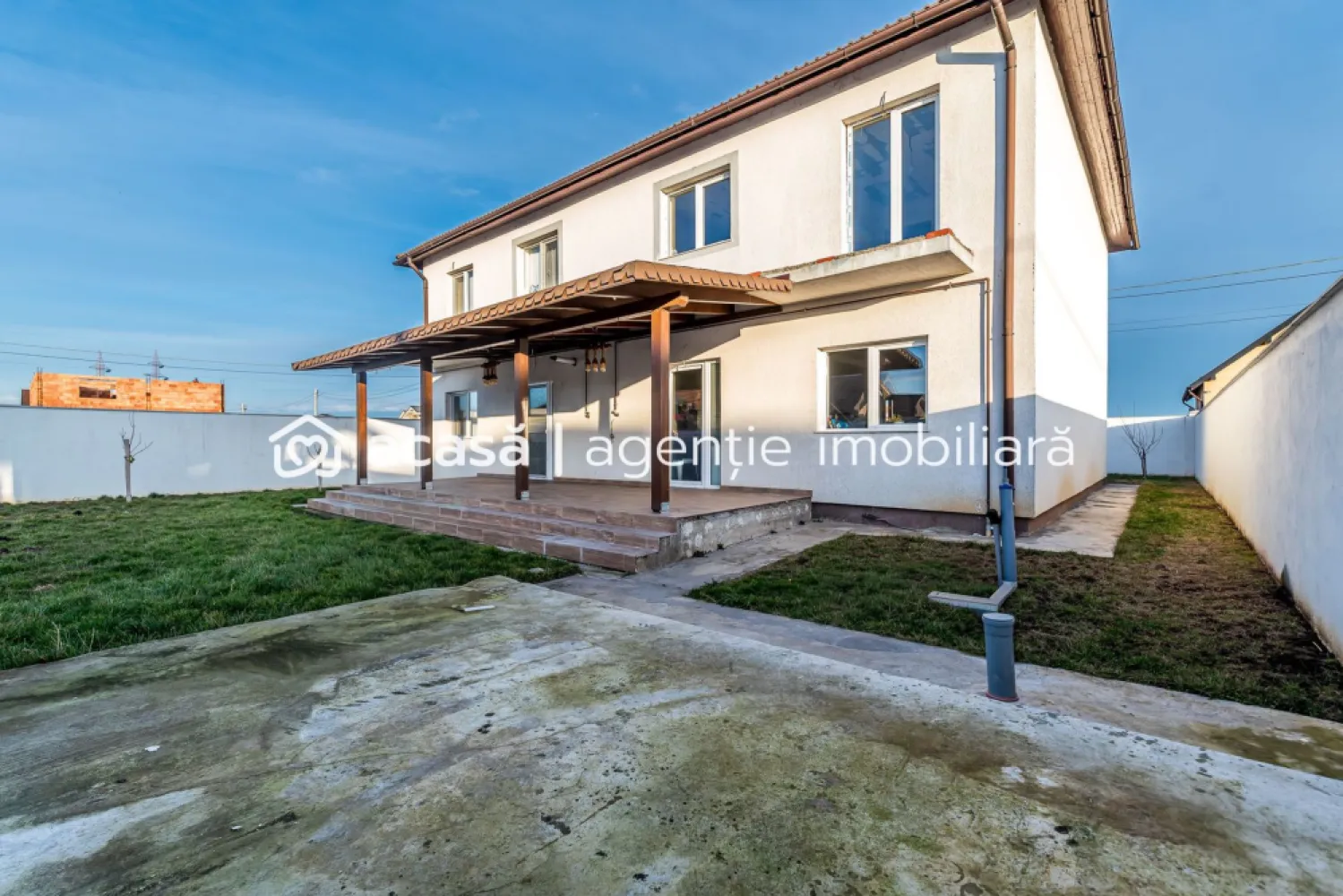 Doua case de vanzare la pret de una in Vladimirescu cartierul Florilor