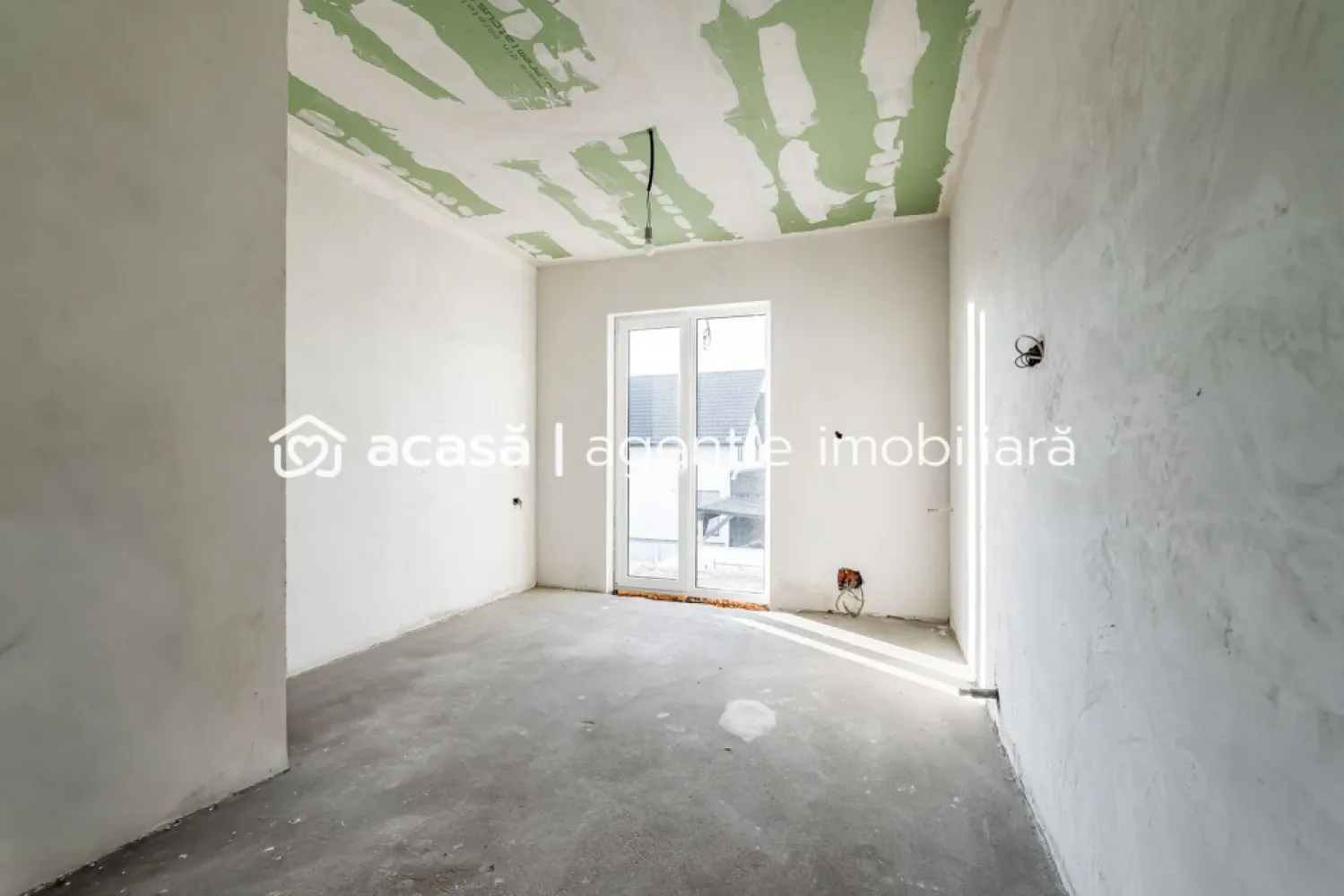 Doua case de vanzare la pret de una in Vladimirescu cartierul Florilor