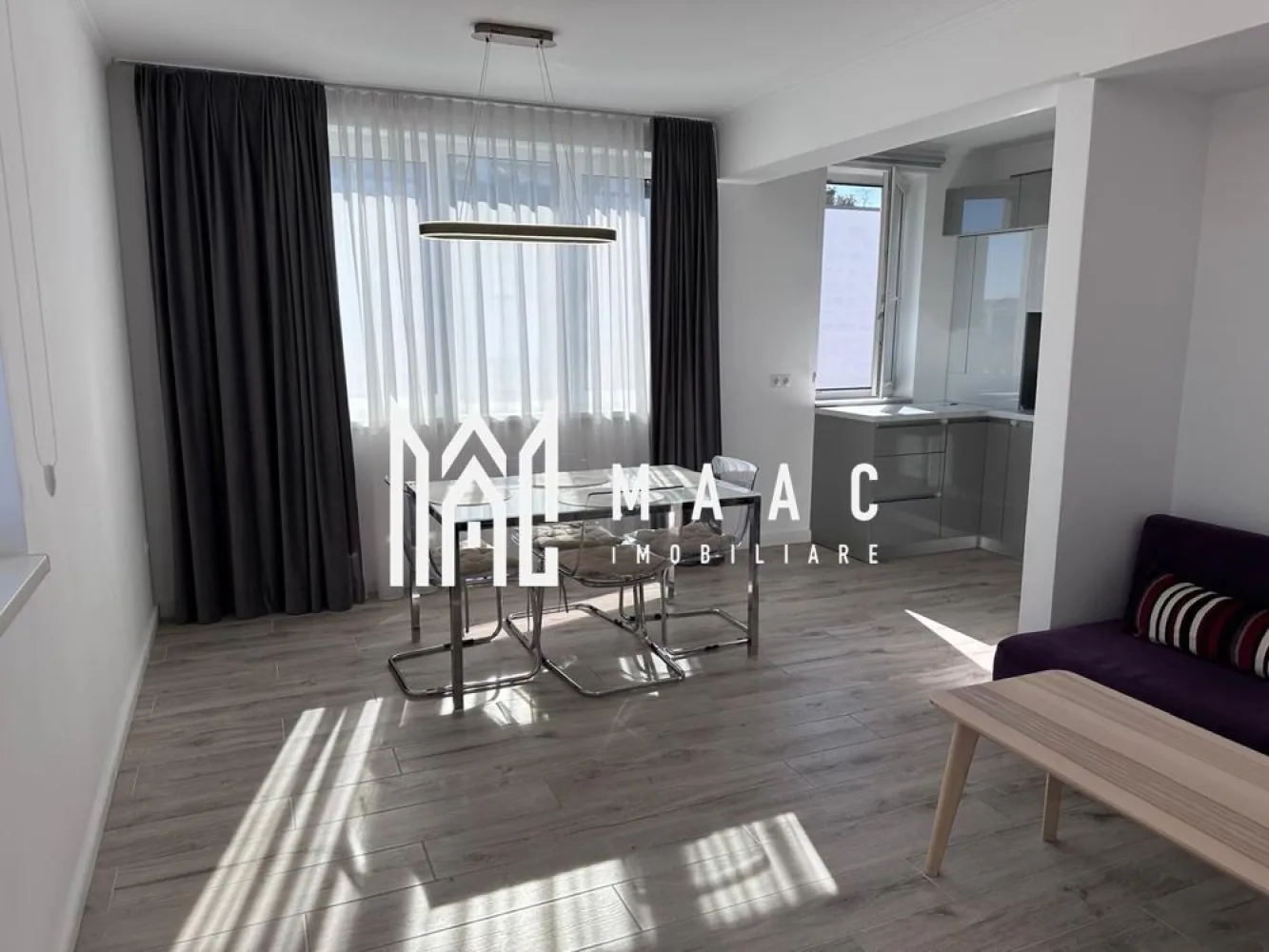 Apartament 2 Camere | 54 MPU | Zonă centrala - MAAC Imobiliare vă propune spre închiriere un apartament de 2 camere luminos și decomandat , într-un imobil construit după anul 2000. Cu o suprafață utilă de 54 mp, locuința oferă confort, liniște și funcționalitate, fiind ideală pentru o persoană sau un cuplu. Poziționare: Etajul 3, cu priveliște plăcută și orientare favorabilă luminii naturale. Compartimentare: Living generos și luminos Dormitor spațios Bucătărie închisă Baie modernă Hol de acces Dotări și beneficii: Loc de parcare inclus Finisaje moderne, de calitate superioară Încălzire proprie cu centrală termică Izolație termică bună și eficiență energetică Puncte de interes: În apropiere se află magazine, mijloace de transport în comun, școli și spații verzi, oferind acces facil la toate facilitățile urbane. Pentru mai multe detalii sau programarea unei vizionări, vă rugăm să ne contactați și să menționați codul de identificare al proprietății. ID: CP3016406