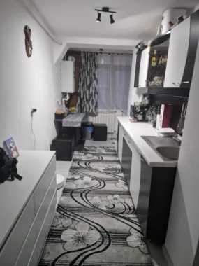 Vând apartament 2 camere Straja
