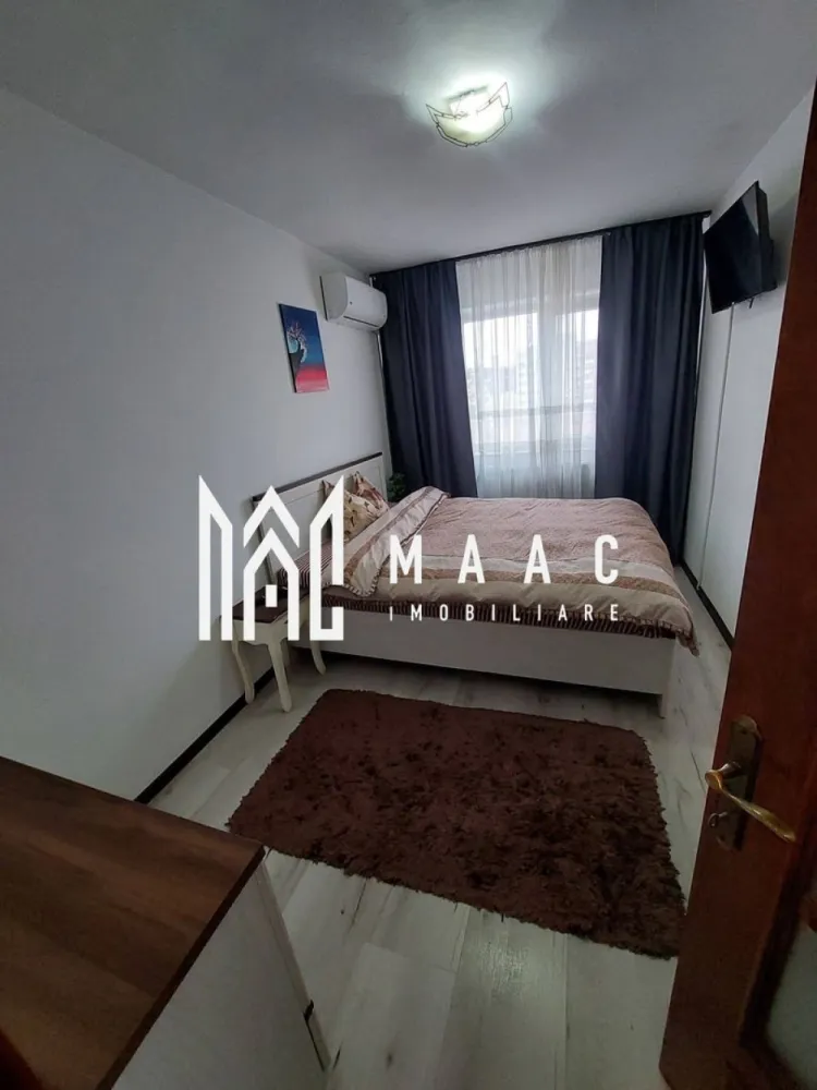 Apartament 3 camere | Ostroveni | Hermes | mobilat si utilat | centrala - MAAC IMOBILIARE vă propune spre vânzare un apartament 3 camere decomandat, etaj 7/10 complet mobilat și utilat – zona Hermes, Ostroveni | Râmnicu Vâlcea MAAC IMOBILIARE vă prezintă o oportunitate excelentă de achiziție: un apartament cu 3 camere, decomandat, situat într-una dintre cele mai apreciate zone ale municipiului Râmnicu Vâlcea – Hermes, în cartierul Ostroveni. Proprietatea se remarcă prin compartimentarea eficientă, poziționarea avantajoasă la etaj intermediar și faptul că se vinde complet mobilată și utilată, fiind pregătită pentru mutare imediată, fără investiții suplimentare. Suprafețe: Suprafață utilă: 47,61 mp Balcon: 3,91 mp Suprafață totală: 51,52 mp Etaj: 7 din 10 Etaj intermediar – echilibru ideal între confort termic și priveliște Bloc cu regim de înălțime P+10 Compartimentare practică și funcțională: -Living generos, luminos, ideal pentru relaxare și socializare -Două dormitoare bine dimensionate, potrivite atât pentru familie, cât și pentru birou/guest room -Bucătărie separată, eficient organizată -Baie -Balcon – spațiu suplimentar pentru depozitare sau relaxare Compartimentarea decomandată oferă intimitate și un flux optim al spațiului, fiind potrivită pentru orice tip de familie. Dotări și finisaje: Se vinde complet mobilat și utilat, conform fotografiilor Centrală termică proprie – control eficient al costurilor și confort termic sporit Mobilier bine întreținut Electrocasnice incluse Spații bine optimizate pentru depozitare Apartament luminos, cu expunere favorabilă Avantaje cheie: -Mutare imediată – nu necesită renovări -Etaj intermediar (7/10) – confort și siguranță -Compartimentare decomandată (foarte căutată) -Ideal atât pentru locuit, cât și pentru investiție -Priveliște deschisă și lumină naturală pe tot parcursul zilei Localizare – zona Hermes, Ostroveni: Imobilul este amplasat într-o zonă cu acces facil către toate punctele de interes: -magazine și supermarketuri -școli și grădinițe -farmacii și servicii -mijloace de transport în comun Zona este recunoscută pentru liniște, accesibilitate și infrastructură bine dezvoltată. Ideal pentru: -familie sau cuplu care își dorește o locuință gata de mutare -investiție sigură, cu potențial ridicat de închiriere Pentru mai multe informații sau pentru programarea unei vizionări, contactați echipa MAAC IMOBILIARE! CP3017918 }}