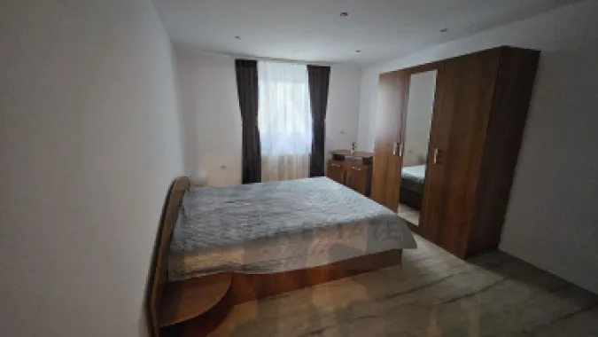 Casa individuala 144 mp utili garaj subteran pivnita si curte Turnisor