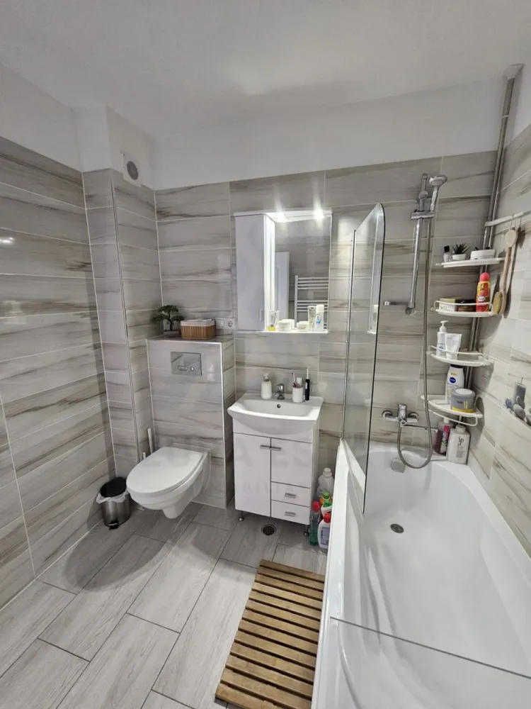 Studio dormitor separat etaj 2 cu parcare privata in Arhitectilor