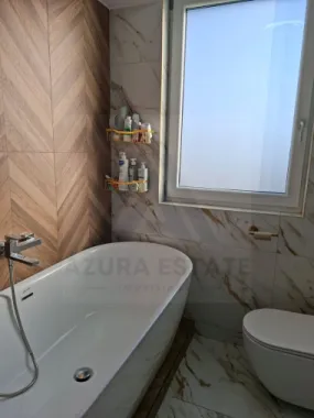 Casa moderna 4 camere 2 bai si curte libera 220 mp pe Calea Cisnadiei