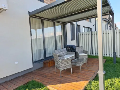 Casa moderna 4 camere 2 bai si curte libera 220 mp pe Calea Cisnadiei