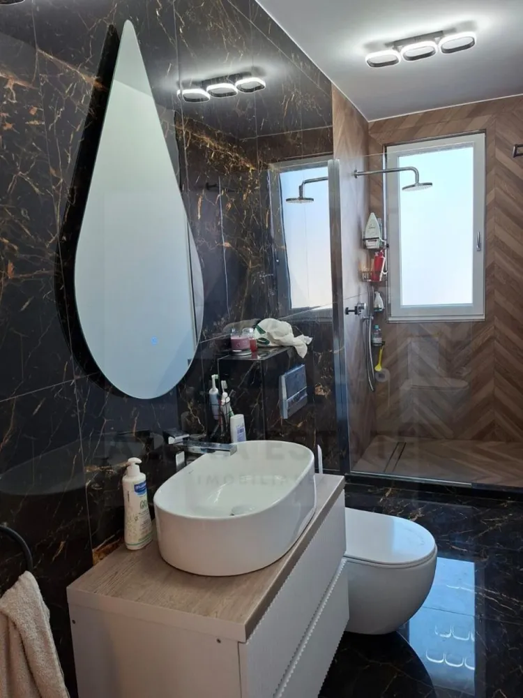 Casa moderna 4 camere 2 bai si curte libera 220 mp pe Calea Cisnadiei