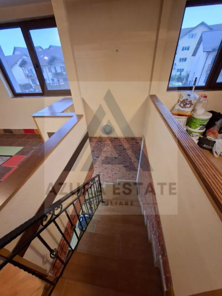 Locuinta 168 mp utili teren 306 mp si parcare privata in Selimbar