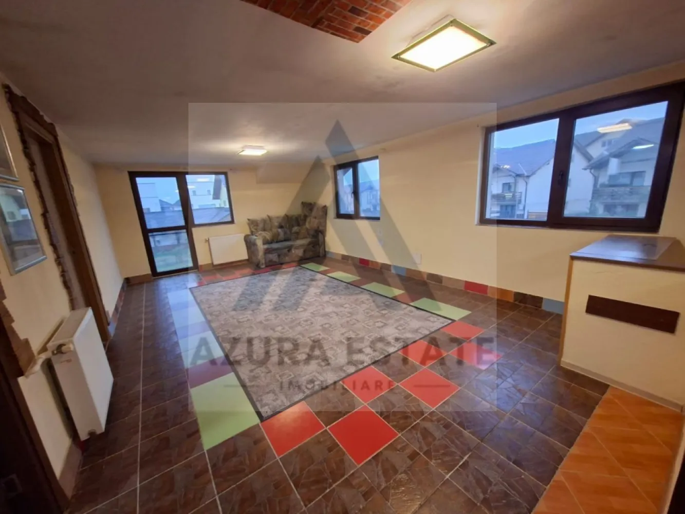 Locuinta 168 mp utili teren 306 mp si parcare privata in Selimbar