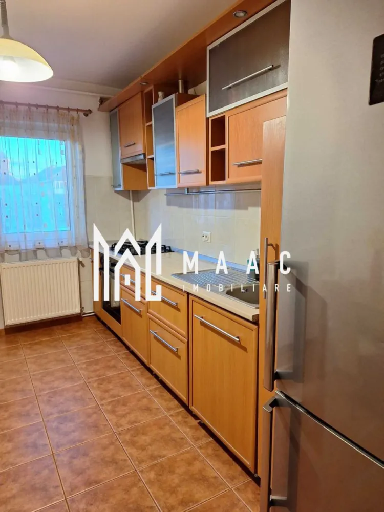 Apartament 4 camere | Zona Ștrand 1 | 2 balcoane | Pivnița - MAAC Imobiliare vă propune spre închiriere un apartament spațios cu 4 camere, situat în cartierul Ștrand 1, în proximitatea Stadionului Voința și a Liceului Onisifor Ghibu, o zonă apreciată pentru liniște și acces rapid către facilități. Detalii apartament Compartimentare practică Hol cu dressing 2 Dormitoare Living generos Bucătărie cu cămară separată Baie Hol generos cu spații de depozitare 2 balcoane închise cu termopan Pivniță Apartament mobilat și utilat complet 📞 Contactează-ne pentru mai multe detalii sau pentru a programa o vizionare, menționează CP3018715! }}