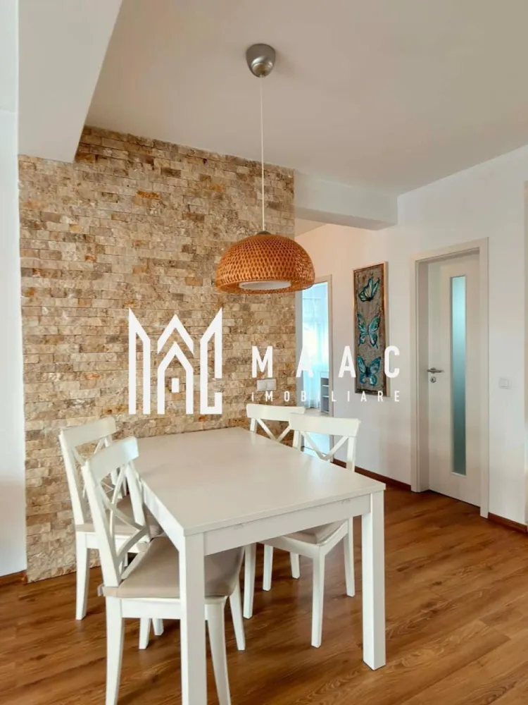 APARTAMENT 3 CAMERE I TERASA I SELIMBAR - MAAC Imobiliare va ofera spre inchiriere un apartament spatios si modern, situat in Selimbar, intr-o vila cu 4 apartamente, ideal pentru cei care cauta liniste si confort. Detalii apartament: - 3 camere: living + 2 dormitoare - Bucatarie - 2 bai - Terasa generoasa de 25 mp - Loc de parcare inclus Apartamentul se inchiriaza complet mobilat si utilat. Pentru mai multe detalii sau vizionare specificati telefonic ID CP3018118 }}