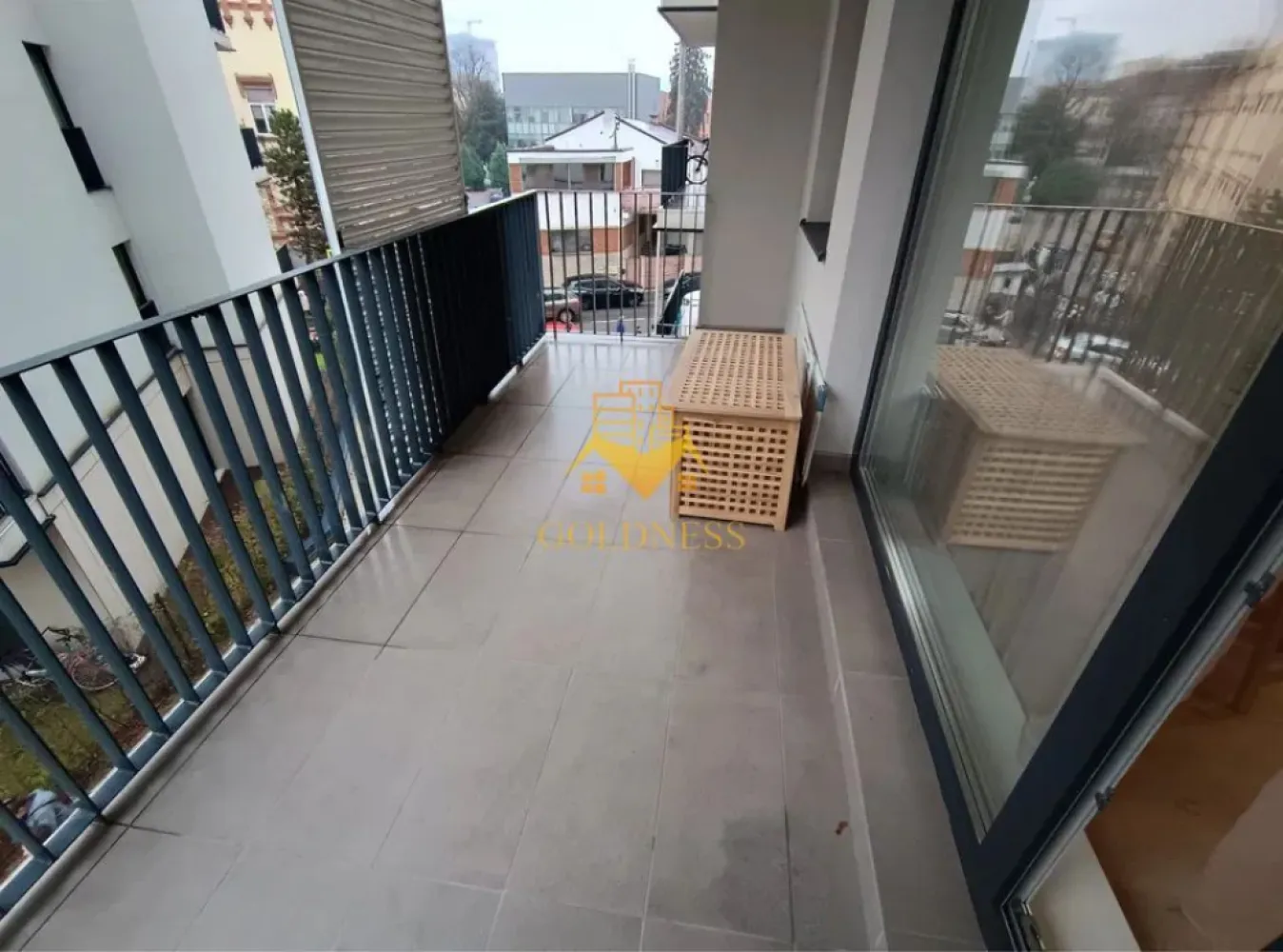 2 camere, modern, garaj,AC,bloc nou, zona Centrala, Record Park, Paris