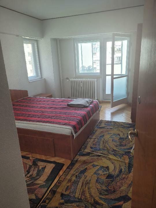 BRASADAS închiriază ap 2 camere decomandate Piata Unirii.