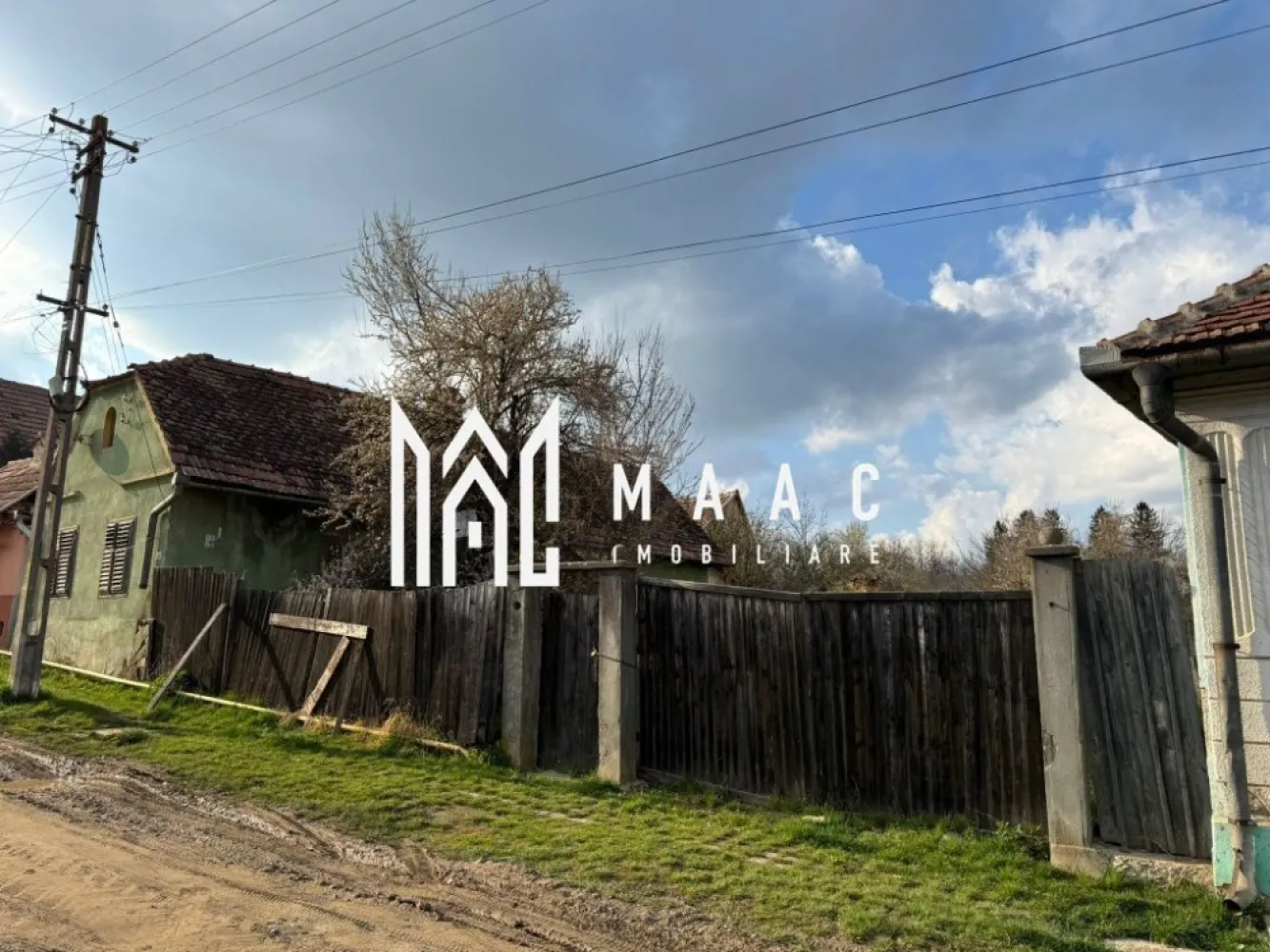 Casă de vânzare în Alțâna | teren 831 mp | poziție centrală