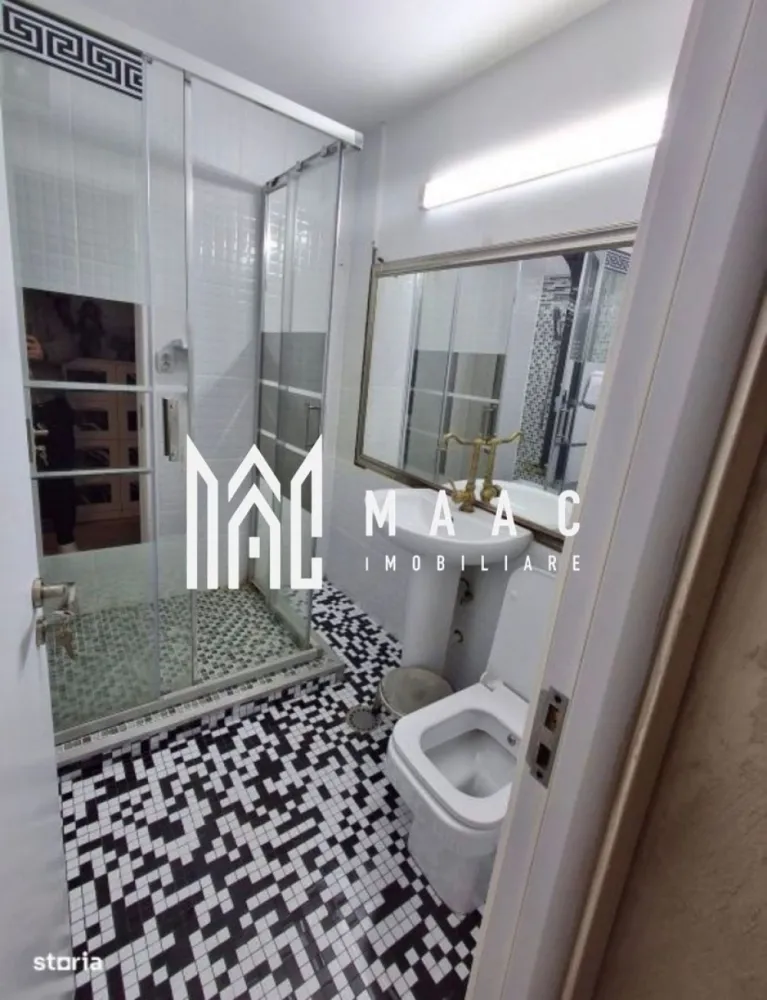 Garsonieră | 32 MPU | Avrig - MAAC Imobiliare vă propune spre vânzare un apartament confort 1, semidecomandat, situat la parterul unui imobil cu 10 etaje, într-un bloc reabilitat termic, construit în anul 1979, ideal atât pentru locuire, cât și pentru investiție datorită poziționării și versatilității spațiului. Proprietatea oferă acces facil și rapid, fiind o alegere practică pentru toate categoriile de cumpărători, inclusiv pentru activități comerciale precum birou sau cabinet. Apartamentul beneficiază de o compartimentare semidecomandată, ce asigură un echilibru între funcționalitate și intimitate, oferind un spațiu bine organizat și ușor de adaptat în funcție de nevoile viitorilor proprietari. Caracteristici principale: -apartament confort 1 -compartimentare semidecomandată -situat la parter din 10 etaje -bloc reabilitat termic -an de construcție: 1979 Proprietatea se remarcă prin multiple avantaje: -acces rapid și facil, fără dependență de lift -potrivit pentru locuință sau activități comerciale -imobil izolat termic, cu eficiență energetică îmbunătățită -zonă cu acces la facilități urbane și puncte de interes Datorită poziționării la parter și a structurii funcționale, apartamentul reprezintă o oportunitate excelentă atât pentru locuire personală, cât și pentru investiție cu randament bun. Prețul este negociabil. Pentru mai multe detalii și programarea unei vizionări, vă rugăm să ne contactați telefonic și să menționați CP3016285. }}