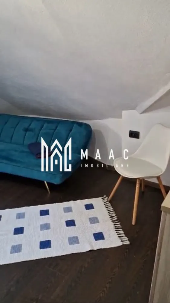 Apartament 2 camere I Etaj 2 I 51 mpu I Investitie I Piata Cluj - MAAC Imobiliare oferă spre vânzare un apartament situat la mansarda unei case cu un etaj, amplasată în zona căutată Piața Cluj. Locuința are o suprafață utilă de 51 mp și este organizată într-un mod practic, ideal atât pentru locuire, cât și pentru investiție. Apartamentul este structurat astfel: living dormitor bucătărie baie debara hol de acces Mansardarea este realizată cu lucarne, ceea ce optimizează spațiul interior și asigură un aport generos de lumină naturală. Dotări: izolație exterioară centrală termică certificat energetic – clasa C se vinde mobilat și utilat Proprietatea este în prezent închiriată, cu un contract activ de 340 euro/lună, ceea ce o transformă într-o investiție imediat rentabilă. Zona Piața Cluj este bine cotată, cu acces rapid către puncte de interes, transport și facilități urbane. Pentru mai multe detalii contactați MAAC Imobiliare specificând ID CP3010101. }}