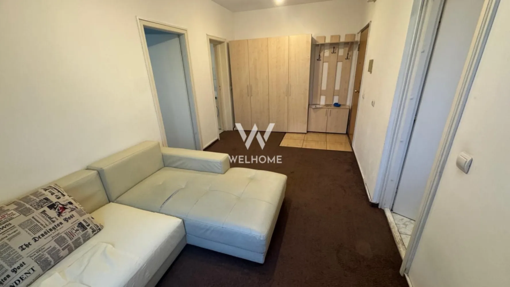 Apartament 2 camere etaj 1 - Strand Sibiu - Apartament 2 camere | Semidecomandat | Etaj 1 | Zona Ștrand Vă propunem spre vânzare un apartament de 2 camere, semidecomandat, situat la etajul 1, într-o zonă apreciată – Ștrand. Compartimentare practică: bucătărie separată, cu debară, living, dormitor, baie cu geam, balcon Apartamentul se vinde mobilat și utilat, beneficiază de centrală termică înlocuită recent și a fost închiriat în trecut, fiind o opțiune bună atât pentru locuit, cât și pentru investiție. Necesită o reîmprospătare, aspect reflectat în preț. Etajul 1 oferă acces facil și confort sporit. Preț: 89.000 euro – negociabil Pentru mai multe informații sau pentru a programa o vizionare, vă stăm la dispoziție. }}