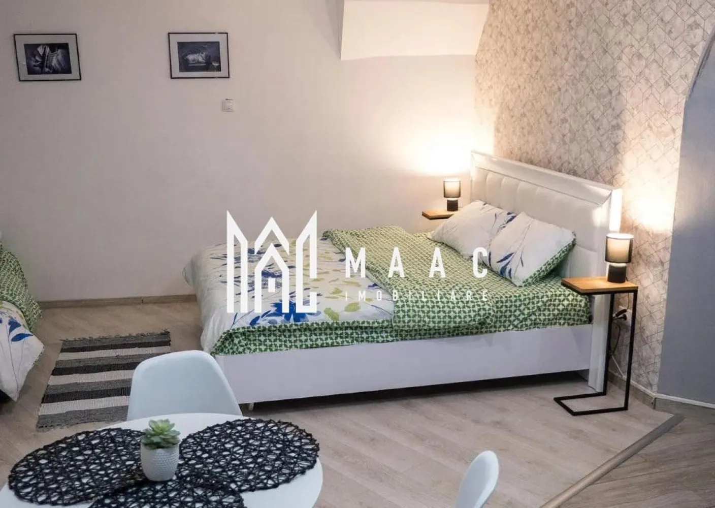 Apartament regim hotelier | Ultracentral | Afacere la cheie - MAAC Imobiliare va prezinta o garsonieră în inima Sibiului – ideală pentru investiție în regim hotelier. Localizare: La doar câțiva pași de principalele atracții turistice, piețe medievale, restaurante, cafenele și magazine locale. Caracteristici: Suprafață utilă: 30 mp. Compartimentare concepută pentru a valorifica fiecare metru pătrat. Complet mobilată și utilată, gata pentru locuit sau închiriat imediat. Bucătărie open-space, echipată cu electrocasnice Baie cu geam Acoperiș și pod propriu, cu posibilitate de depozitare Curte comună împărțită cu doi vecini. Avantaje: Funcționează în regim hotelier activ, oferind randament investițional imediat. Zonă cu cerere ridicată pentru cazare turistică și pentru locuințe de tip boutique. Întreținere redusă și costuri optime de administrare. Pentru mai multe detalii precizati telefonic ca ati vazut anuntul cu ID: CP2807508 }}