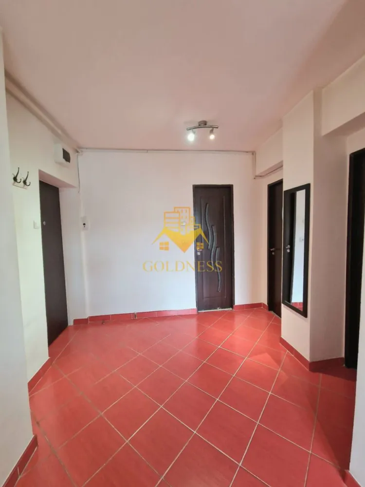 2 camere, decomandate, modern, Manastur Zona Calvaria,Plopilor,Rustica - GOLDNESS Imobiliare vă propune spre închiriere un apartament cu 2 camere decomandate complet mobilate și utilate, la etajul 4 într-un imobil de 6 etaje, în Cartierul Manastur. Posibilitate de parcare in zona! Se află în apropierea stațiilor de transport în comun, magazine, restaurante, spații verzi, farmacii, etc. Apartamentul este compartimentat astfel: - dormitor cu pat matrimonial, dressing, noptiere -dormitor cu canapea extensibila, spatiu pentru depozitare, comoda TV - bucatarie complet mobilata, utilata, loc de luat masa - baie cu cada, calorifer port prosop și dulap pentru depozitare. - balcon 8 mp Imobilul este dotat cu toate cele necesare- centrală proprie, frigider, aragaz, hotă, mașină de spălat haine, etc. Dacă sunteți interesați de acest apartament și doriți să îl vizionați, dar și pentru alte oferte nu ezitați să ne contactați telefonic sau prin e-mail. Vă stăm la dispoziție! Pentru intermediere se percepe un comision de 50% din prețul chiriei! }}