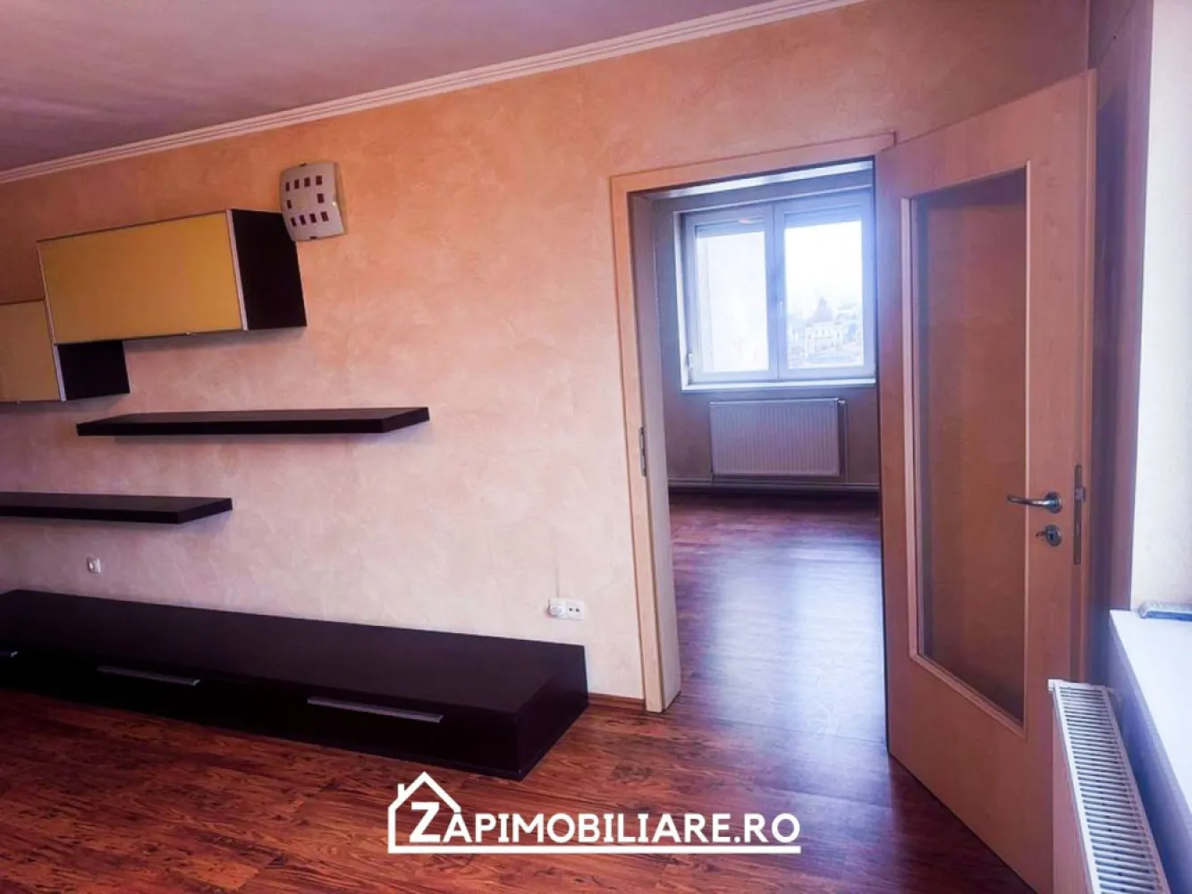 Ultracentral - Ap 2 camere - confort 1 - Mentionati ID-ul proprietatii cand apelati: CP2238412
Comision ZERO pentru cumparator!
Contact ⓪⑦②⑥ ②②③ ⑧⑧⑥ Sebastian
De vânzare apartament 2 camere decomandat confort ,1 situat în Zona Ultracentrala , suprafață utilă de 45.84 mp, situat la etajul 9 din 10 oferit de Zap Imobiliare 
Detalii: 
- 2 camere 1 baie, 1 bucatarie
- centrală termică, calorifere, geamuri termopan, ușă metalică.

Locuința se vinde p la prețul de 99900 Euro negociabil. Comisionul este ZERO pentru cumparator
Contact ⓪⑦②⑥ ②②③ ⑧⑧⑥ Sebastian

Proprietatea se află într-o zonă cu un confort deosebit, datorită amplasării în imediata apropiere a tot ceea ce înseamnă viață modernă, și anume: mijloace de transport în comun, magazine, unități de învățământ de toate gradele, piață, parc, bănci, farmacii, s.a.