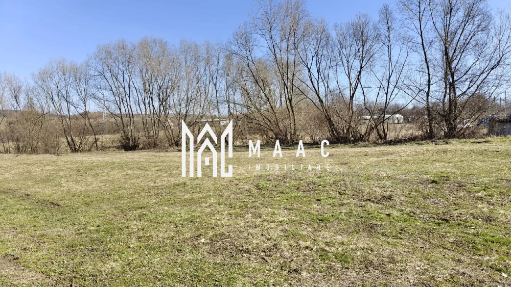 Teren intravilan I 946 mp rezidențial I Utilități I Cisnădie - MAAC Imobiliare propune spre vânzare o parcelă de teren intravilan, ideală pentru construirea unei locuințe individuale, situată într-o zonă de case noi, în raza orașului Cisnădie. Proprietatea se remarcă prin potențial ridicat, liniște și acces rapid către oraș. Caracteristici principale: -Suprafață teren: 946 mp -Clasificare: intravilan -Acces: drumul se încheie la limita proprietății -Geometrie: formă neregulată, cu suprafață generoasă, potrivită pentru construcții, curte și anexe -Vecinătăți: construcții existente doar pe una dintre laturile terenului -Panoramă: vedere frumoasă către orașul Cisnădie Utilități: -Gaz, apă, canalizare și curent electric la limita ultimei proprietăți, la aproximativ 15 m -Zonă în dezvoltare, cu infrastructură în curs de extindere Terenul este potrivit pentru casă individuală, locuință modernă sau duplex, fiind amplasat într-o zonă liniștită, înconjurată de natură, ideală pentru proiecte rezidențiale care necesită spațiu amplu și intimitate. Pentru mai multe detalii sau pentru programarea unei vizionări, vă rugăm să menționați telefonic că ați văzut anunțul cu numărul de CP: CP2889738. }}