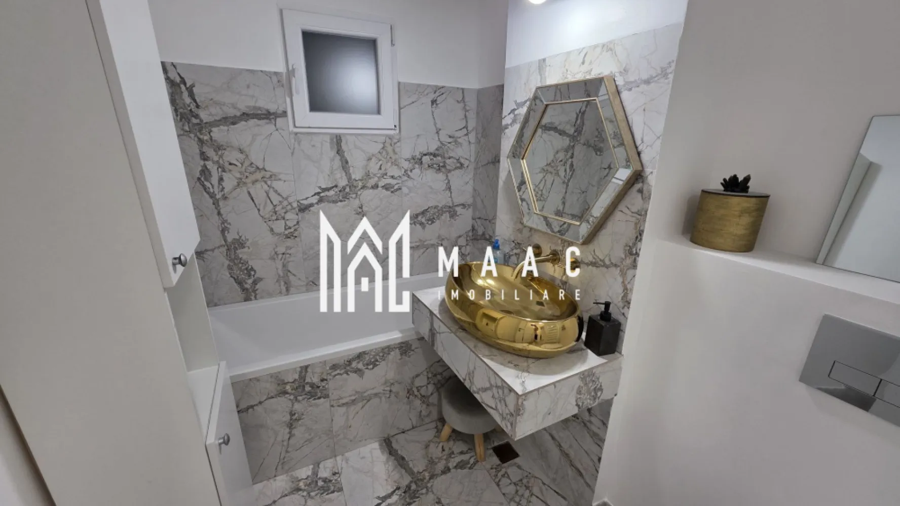 Apartament 3 camere | Decomandat | 70 MPU | Terezian - MAAC Imobiliare vă propune spre vânzare un apartament cu 3 camere situat în cartierul Terezian din Sibiu, o zonă accesibilă și bine conectată la principalele facilități urbane, ideală pentru locuire permanentă sau investiție. Poziționarea este avantajoasă, imobilul fiind amplasat în apropiere de centru, gară și piață, cu acces facil către școli, magazine, bănci, farmacii și mijloace de transport în comun, oferind astfel un stil de viață practic și bine conectat. Apartamentul este situat la parterul unui bloc cu 4 etaje, într-un imobil cu doar 2 locatari pe palier, beneficiind de liniște și intimitate. Compartimentarea este decomandată, eficientă și bine organizată, oferind confort și funcționalitate. -3 camere decomandate -bucătărie -2 băi -cămară -debara -pivniță spațioasă Locuința se vinde complet mobilată și utilată, fiind pregătită pentru mutare imediată sau pentru a fi valorificată ca investiție. În proximitate se regăsesc centrul orașului, gara, piața, unități de învățământ, magazine, bănci, farmacii și stații de transport în comun, ceea ce asigură acces rapid către toate punctele de interes din Sibiu. Pentru mai multe detalii sau pentru programarea unei vizionări, vă rugăm să ne contactați și să menționați codul CP3016281. }}