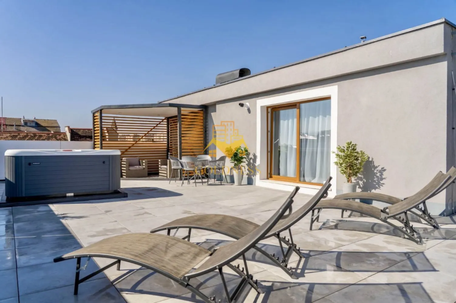 2 camere open space, Parcare, Premium, Terasa 150 mp, Intre Lacuri - GOLDNESS Imobiliare vă propune spre închiriere un apartament cu 2 camere open space, complet mobilat și utilat, la etajul 5 într-un imobil de 5 etaje, în Cartierul Intre Lacuri. Dispune de loc de parcare contra cost, 80 euro! Se află în apropierea stațiilor de transport în comun, magazine, restaurante, spații verzi, farmacii, etc. Apartamentul este compartimentat astfel: - dormitor cu pat matrimonial, dressing, noptiere - living cu bucatarie open space complet utilată și mobilată, canapea extensibilă, loc de servit masa - baie cu dus walk-in, dulap pentru depozitare. - terasa de 150 mp. Imobilul este dotat cu toate cele necesare- centrală proprie, frigider, aragaz, hotă, mașină de spălat haine, si vase, Aer condiționat, etc. Dacă sunteți interesați de acest apartament și doriți să îl vizionați, dar și pentru alte oferte nu ezitați să ne contactați telefonic sau prin e-mail. Vă stăm la dispoziție! Pentru intermediere se percepe un comision de 50% din prețul chiriei! }}