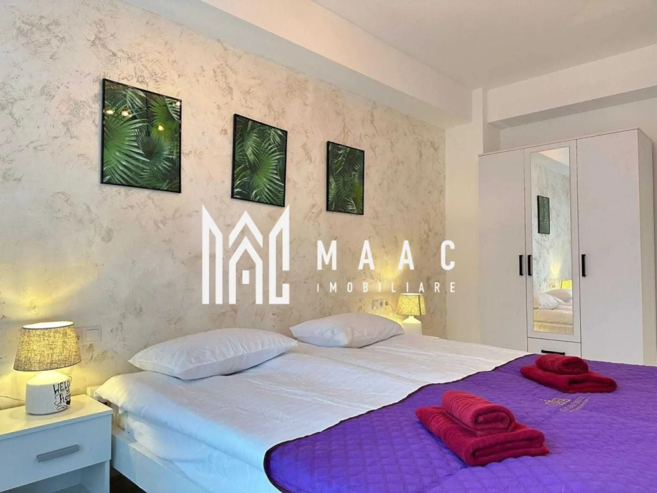 Apartament 3 camere I 102 mp I Balanta Residence - Maac Imobiliare ofera spre inchiriere un apartament cu 3 camere situat in Balanta Residence. Accesul se face prin holul de acces, cu deschidere in livingul cu bucataria open-space, mobilat si utilat. Din hol se face accesul si spre cele 2 dormitoare pozitionate spre rasarit. 2 bai, una cu cabina de dus, cealalta cu vana. Dotari bucatarie: plita, cuptor, frigider, hota, cuptor cu microunde, etc. Incalzirea se face prin pardoseala, centrala proprie. Bloc cu lift. Loc de parcare privat. Disponibil de la 1 Decembrie. In apropiere se regasesc: supermarket-uri, statii de autobuz, banci si scoli. Pentru mai multe detalii vă rugăm să ne contactați, menționând ID: CP2806911 }}