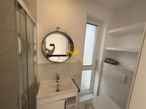 Duplex lux, de închiriat, 5 camere, parcare, curte, terasă,220mp teren