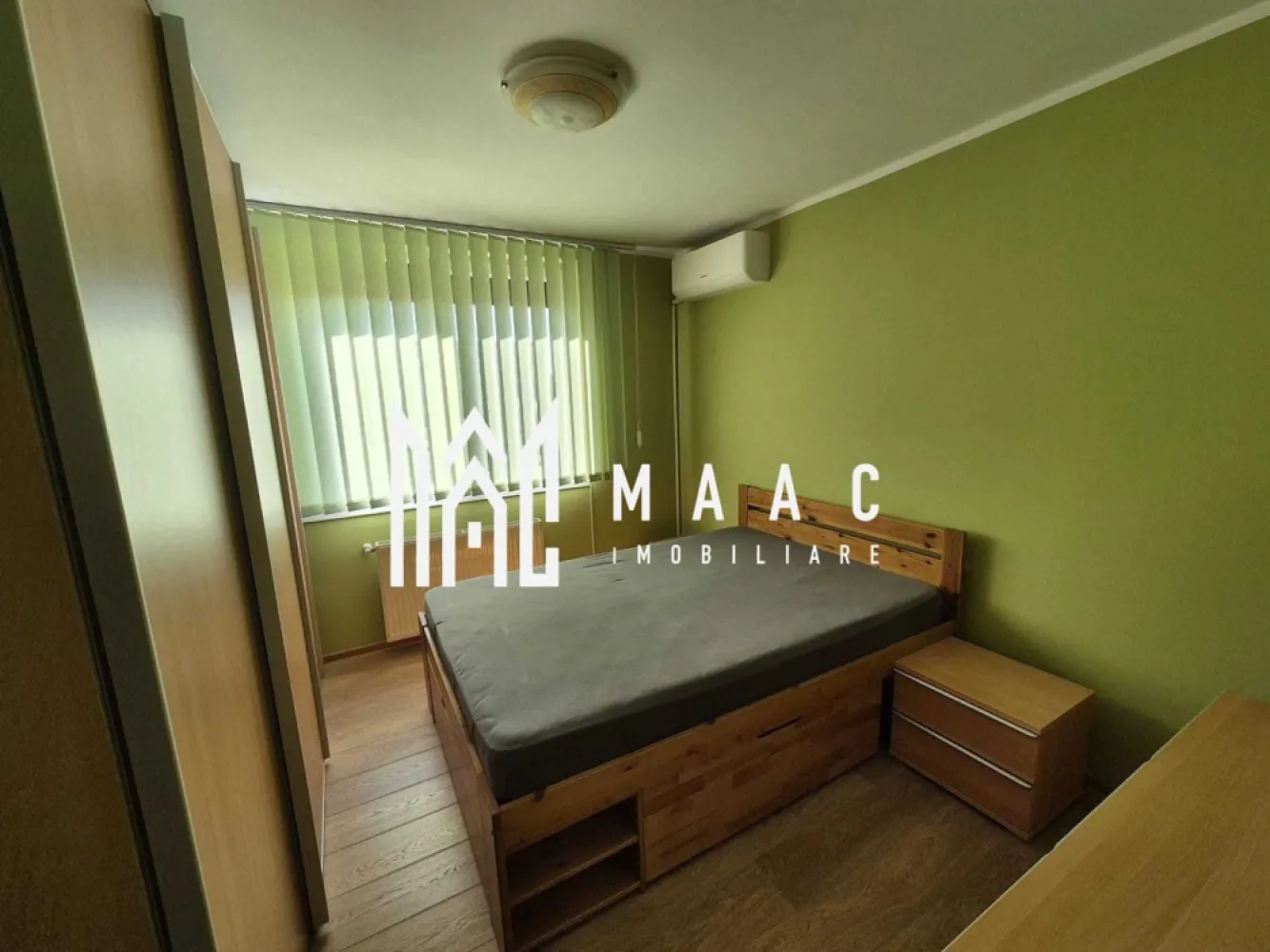 Apartament 2 Camere | Decomandat | 53MPU | Lac Binder - MAAC imobiliare va propune spre inchiriere un apartament decomandat situat la parterul blocului cu compartimentare practică și funcțională. Apartamentul este compus din: hol de acces; living spațios și luminos; dormitor; bucătărie separată; baie cu geam pentru aerisire naturală. Proprietatea se închiriază complet mobilată și utilată, fiind pregătită pentru mutare imediată. Confortul termic este asigurat de centrală termică proprie, cu sistem de încălzire prin calorifere. Amplasarea este un real avantaj, apartamentul fiind situat într-o zonă liniștită, cu acces facil către mijloace de transport, magazine, spații verzi și alte facilități urbane necesare. Condiții de închiriere: se percepe garanție în cuantumul unei chirii lunare; nu se acceptă fumători; nu se acceptă animale de companie. Pentru informații suplimentare și pentru programarea unei vizionări, vă invităm să contactați MAAC Imobiliare, menționând ID: CP2806119 }}
