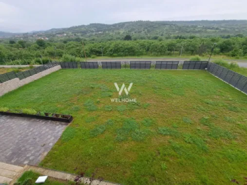 Vilă modernă premium cu piscină interioară, teren 1200 mp și panoramă